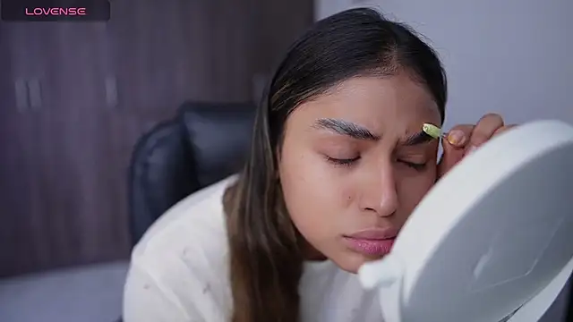 SaraParisi online show from March 25, 2026, 7:24 pm