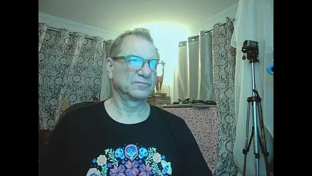 coryassman online show from April 18, 2026, 11:34 am