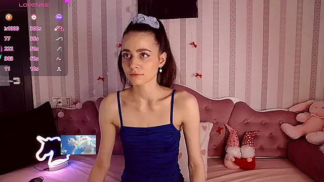 Snapshot of AliceNikke chatting on February 24, 2025, 4:26 pm AliceNikke online show from February 24, 2025, 4:26 pm