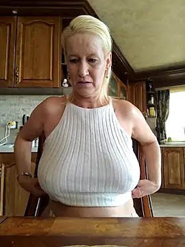 Snapshot of Lotus-blume1 chatting on September 14, 2025, 9:20 am Lotus-blume1 online show from September 14, 2025, 9:20 am