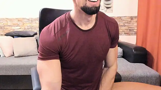 HotHunkTrainer online show from December 2, 2025, 8:49 am