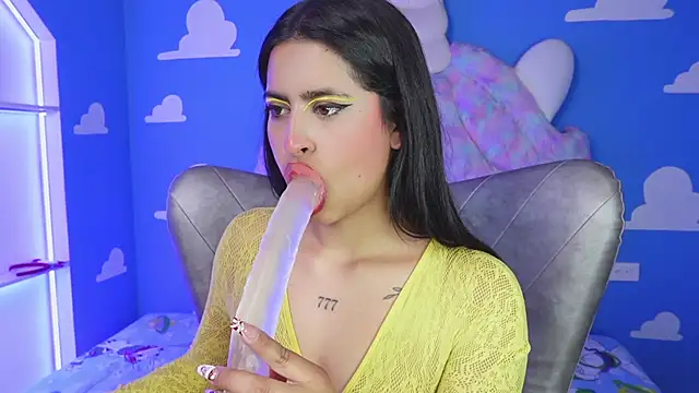 Snapshot of miss_romyna chatting on December 15, 2025, 11:05 am miss romyna online show from December 15, 2025, 11:05 am