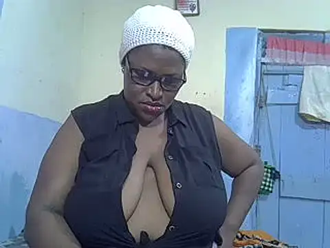 sexy bigboobss online show from November 1, 2025, 7:24 am