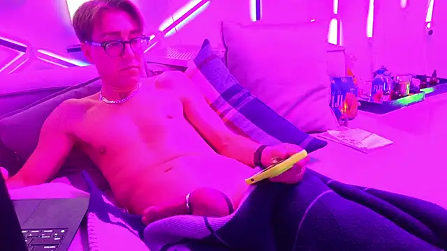 Snapshot of YouLikeBigDick9 chatting on January 23, 2025, 5:35 am YouLikeBigDick9 online show from January 23, 2025, 5:35 am