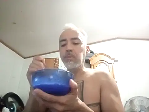 Xoc8  online show from February 19, 2026, 7:44 pm