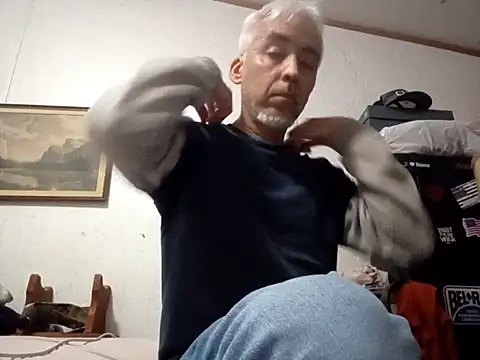 Xoc8  online show from November 1, 2025, 3:46 am