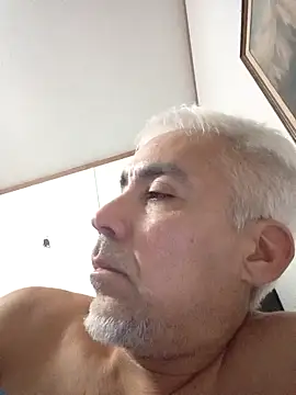 Xoc8  online show from November 2, 2025, 5:56 am