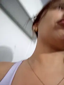 Snapshot of AnthonelaDuque chatting on November 20, 2025, 11:33 am AnthonelaDuque online show from November 20, 2025, 11:33 am