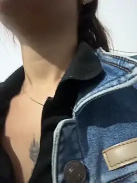 AnthonelaDuque online show from February 11, 2026, 11:32 am