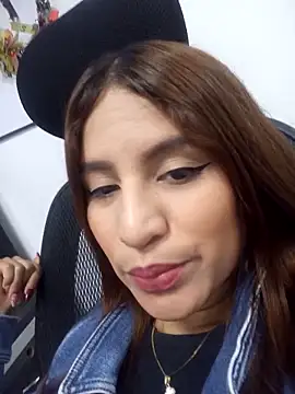 AnthonelaDuque online show from December 16, 2025, 12:48 am