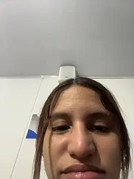 AnthonelaDuque online show from February 12, 2026, 11:32 am