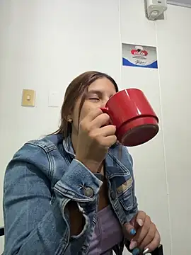 AnthonelaDuque online show from February 26, 2026, 11:43 am