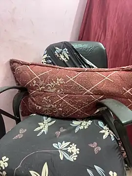 lallela online show from October 24, 2025, 7:24 pm