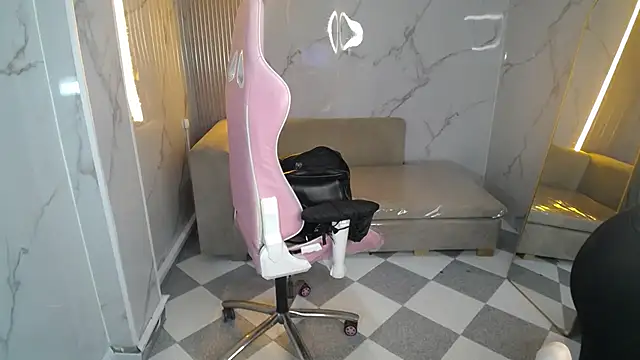 Snapshot of skeler_lovd_b_ chatting on November 11, 2025, 1:00 am skeler lovd b online show from November 11, 2025, 1:00 am