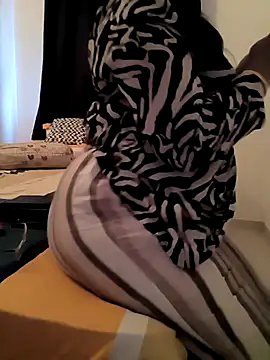 Snapshot of Selina_6 chatting on December 27, 2024, 2:04 am Selina 6 online show from December 27, 2024, 2:04 am