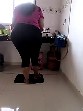 Snapshot of Selina_6 chatting on January 9, 2025, 1:50 am Selina 6 online show from January 9, 2025, 1:50 am