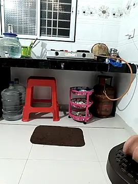 Snapshot of Selina_6 chatting on February 13, 2025, 3:45 pm Selina 6 online show from February 13, 2025, 3:45 pm