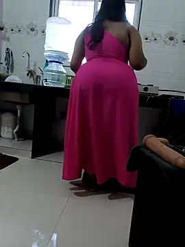 Snapshot of Selina_6 chatting on January 29, 2025, 12:35 pm Selina 6 online show from January 29, 2025, 12:35 pm