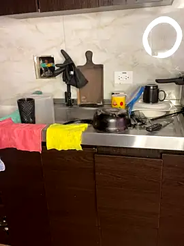 Palo santo online show from September 11, 2025, 7:03 pm