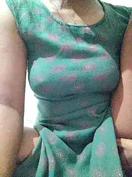 Snapshot of rituporna2004 chatting on December 1, 2025, 4:35 am rituporna2004 online show from December 1, 2025, 4:35 am