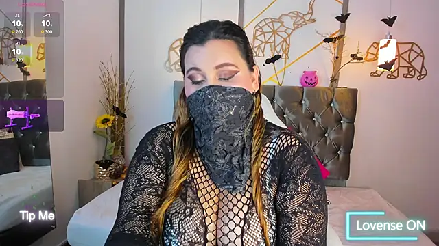 SalmaZaman online show from October 19, 2025, 7:49 pm