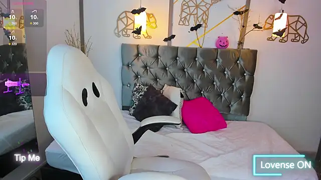 SalmaZaman online show from October 20, 2025, 6:08 pm