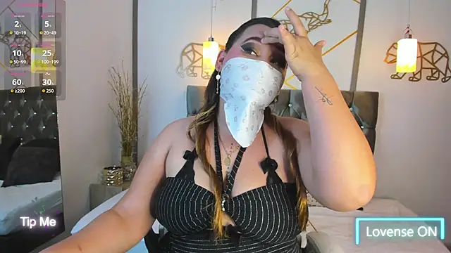 SalmaZaman online show from September 14, 2025, 8:31 pm