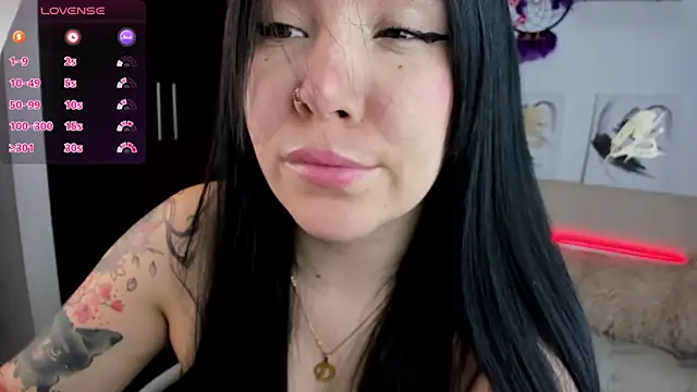 AilynRed online show from October 15, 2025, 2:10 am