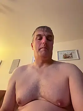 Snapshot of Fatbigtitsmarc chatting on November 17, 2025, 1:20 am Fatbigtitsmarc online show from November 17, 2025, 1:20 am