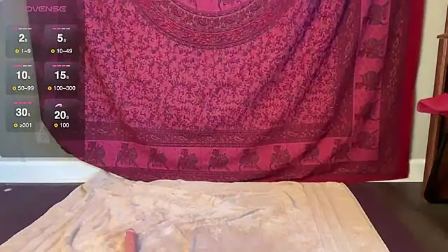 Snapshot of GlitterKitty108 chatting on November 1, 2025, 1:27 pm GlitterKitty108 online show from November 1, 2025, 1:27 pm