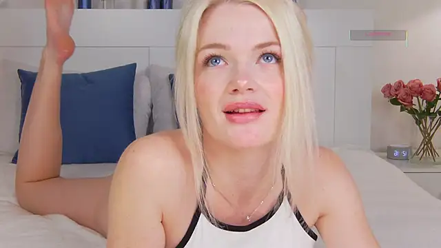 Snapshot of MilaDemies chatting on November 28, 2025, 5:18 am MilaDemies online show from November 28, 2025, 5:18 am