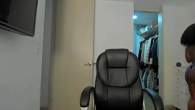 Snapshot of charlotte_tiller chatting on April 14, 2026, 5:56 am charlotte tiller online show from April 14, 2026, 5:56 am