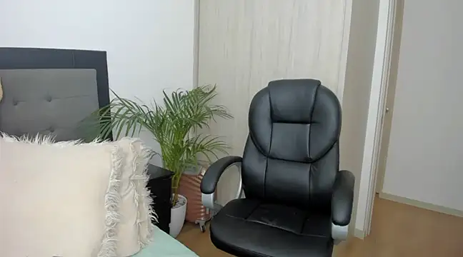 Snapshot of charlotte_tiller chatting on December 11, 2024, 8:39 pm charlotte tiller online show from December 11, 2024, 8:39 pm