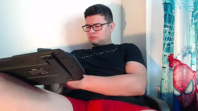 Plug Control online show from October 25, 2025, 1:45 pm