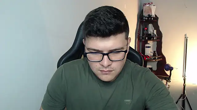 Plug Control online show from March 1, 2026, 7:14 pm