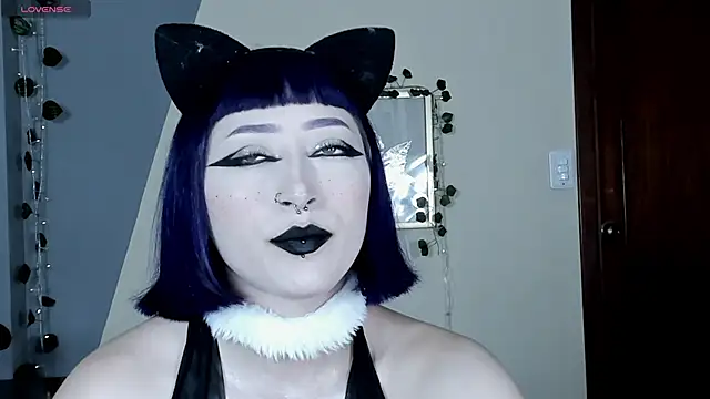 BlueBerry     online show from November 12, 2025, 6:45 pm