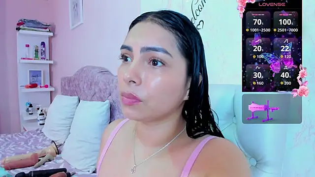 Snapshot of evelinn_belen chatting on April 27, 2026, 4:27 pm evelinn belen online show from April 27, 2026, 4:27 pm