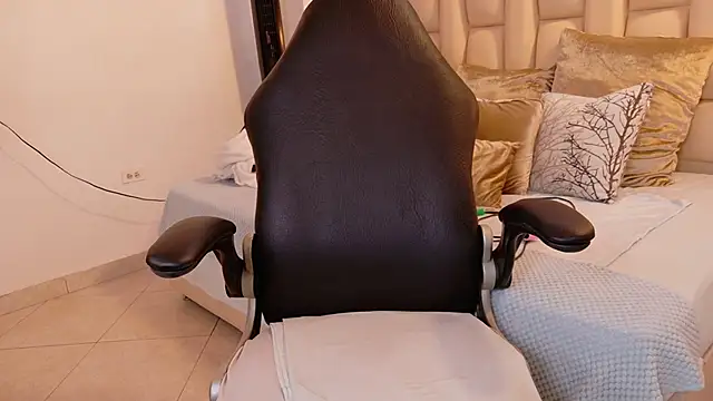 Snapshot of lia_mariana chatting on October 20, 2025, 6:19 pm lia mariana online show from October 20, 2025, 6:19 pm