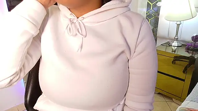 Snapshot of lia_mariana chatting on October 25, 2025, 1:23 pm lia mariana online show from October 25, 2025, 1:23 pm