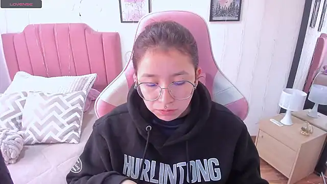 Snapshot of Amy_joones chatting on January 8, 2026, 12:44 pm Amy joones online show from January 8, 2026, 12:44 pm