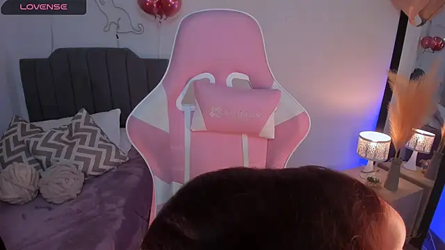 Amy joones online show from April 1, 2026, 11:33 am