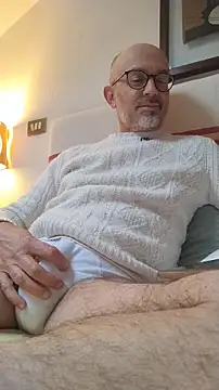 Snapshot of MadProfessor chatting on November 22, 2025, 11:42 am MadProfessor online show from November 22, 2025, 11:42 am