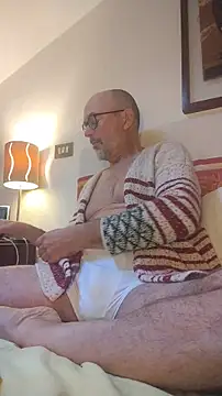 Snapshot of MadProfessor chatting on December 2, 2025, 7:10 am MadProfessor online show from December 2, 2025, 7:10 am