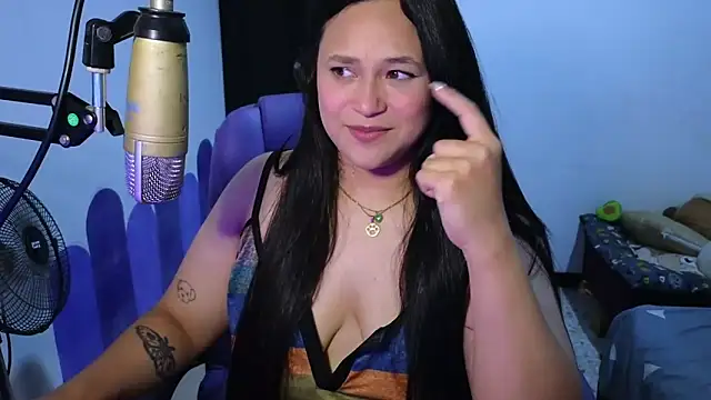 Snapshot of Luciernaga18 chatting on December 1, 2025, 11:16 pm Luciernaga18 online show from December 1, 2025, 11:16 pm