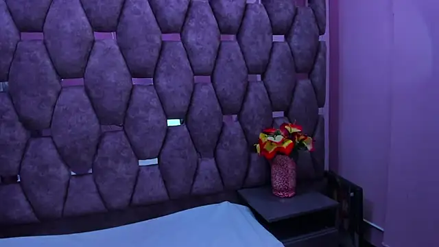 Snapshot of AlaSmith chatting on November 20, 2025, 1:28 am AlaSmith online show from November 20, 2025, 1:28 am