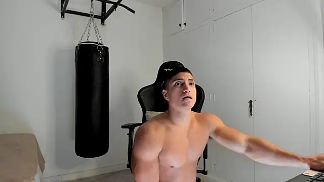 Snapshot of dan01_ chatting on December 4, 2025, 8:41 pm dan01 online show from December 4, 2025, 8:41 pm