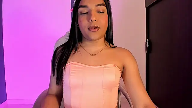 Snapshot of CandyLatinHott chatting on November 22, 2025, 11:14 pm CandyLatinHott online show from November 22, 2025, 11:14 pm