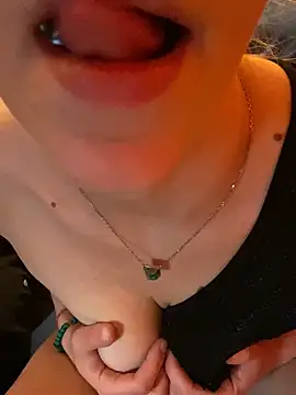 Snapshot of ToAnWTW chatting on November 25, 2025, 12:33 am ToAnWTW online show from November 25, 2025, 12:33 am