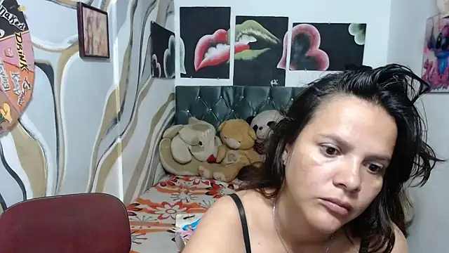 manzanahot9 online show from February 17, 2026, 8:33 am