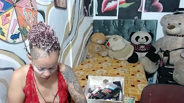 Snapshot of manzanahot9 chatting on December 17, 2025, 10:04 pm manzanahot9 online show from December 17, 2025, 10:04 pm